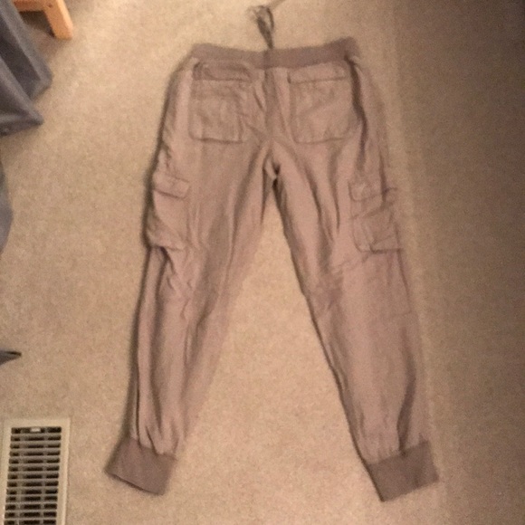 aritzia community jogger khaki pants - Picture 4 of 4